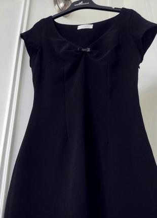 Брендовое маленькое черное платье4 фото