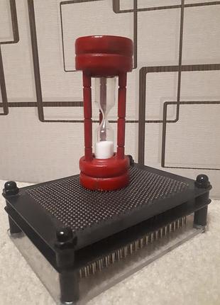 👉пісочний годинник.