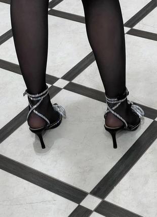 Туфлі з бантиком з стразами