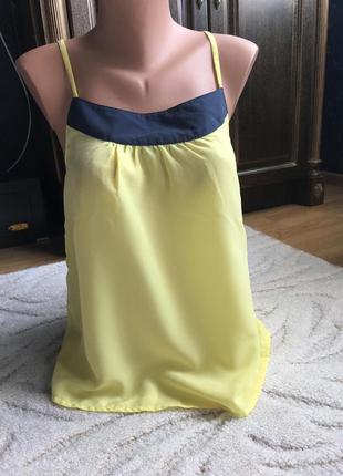 Ніжна жовта майка