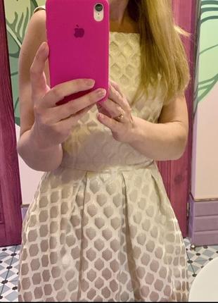 Суперове біле золотисте плаття