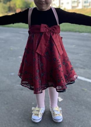 Супер класне плаття з велюром, атласом, фатином