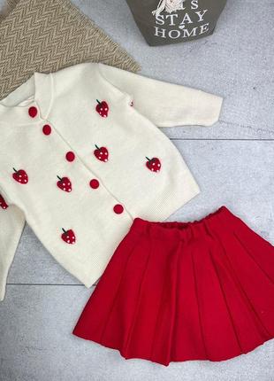 Костюм двойка, кофточка с объёмным дизайном и юбочка