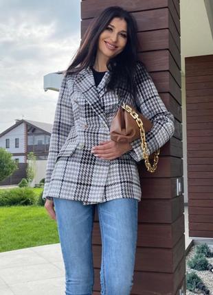 Пиджак бежевый