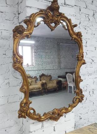 Рама для зеркала в стиле барокко.