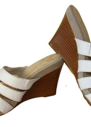 Босоножки женские кожаные белые george (размер 37)