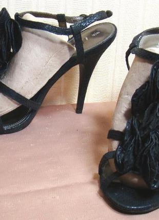 Босоніжки next (розмір 39)