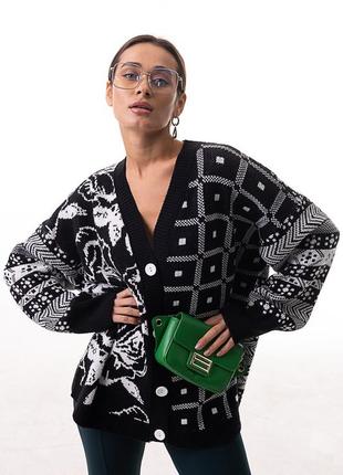 В'язаний кардиган оверсайз чорний з молочними візерунками