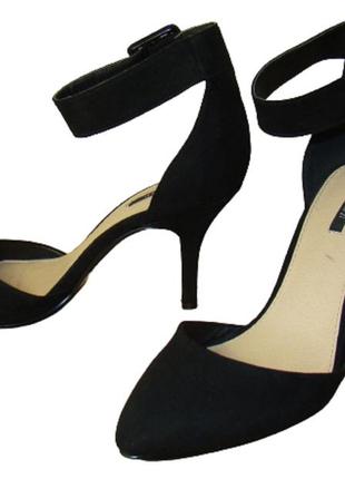 Босоножки женские замшевые черные на каблуке forever 21 (размер 40, uk7)