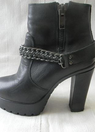 Bullboxer жіночі шкіряні ботильйони півчобітки р. 37 ст. 23,8 см