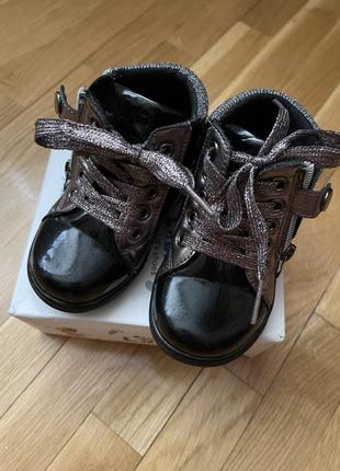 Ботинки на девочку