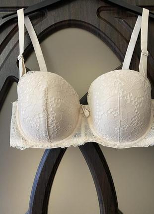 Шикарний, ажурний бюстгальтер