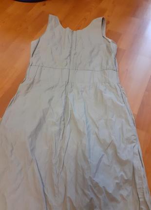 Сукня без рукавів