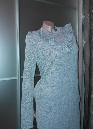 Трикотажне плаття з рюшем/міді