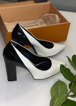 Туфлі louis vuitton