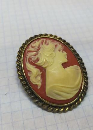 Брошь-кулон камея