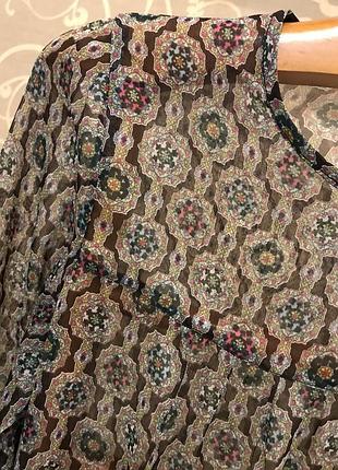 Дуже гарна і стильна брендовий блузка.