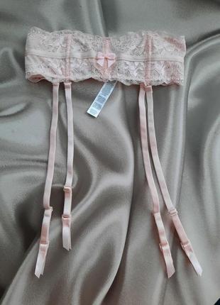 Ніжний пояс для чулків