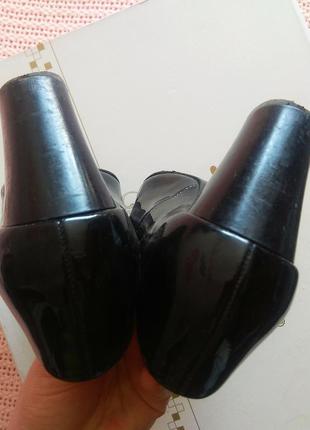 Кожаные лакированные туфли hogl2 фото