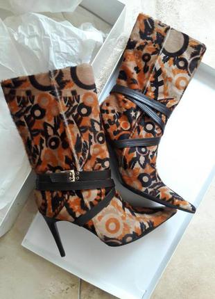 Gianni versace, оригінал 40р напівчоботи, натуральне хутро