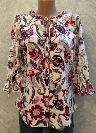 Блуза у квіти з рюшами tu