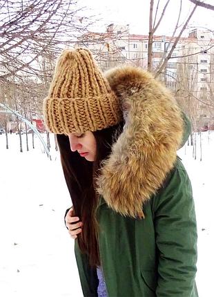 Шапка з великої пряжі бежева шапка ручна робота