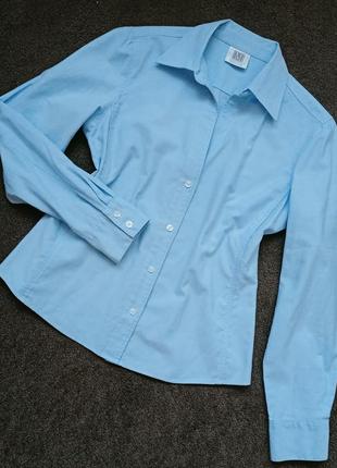 Приталена блузка сорочка блакитна