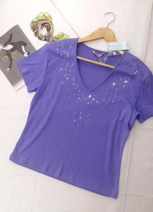Фиолетовая футболка с декольте расшитая бисером паетками котон1 фото