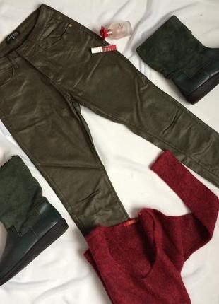 Женские кожаные зеленые штаны4 фото