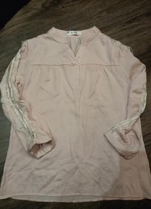 Блуза тоенькая с ажурными рукавами на девочку рр8лет