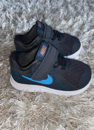 Кроссовки nike revolution 4, оригинал, р-р 21, стелька 13,5 см