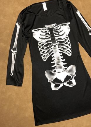 Чёрное платье с принтом скелета.2 фото