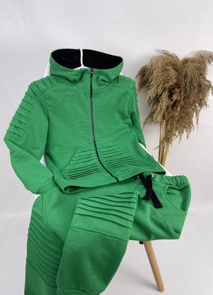 Трикотажний спортивний зелений костюм з кофтою на замку2 фото