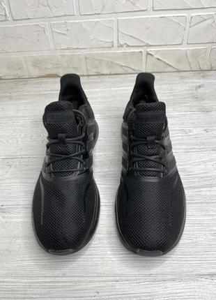 Чёрные кроссовки adidas