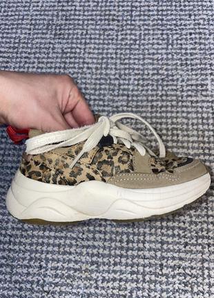 Кроссовки zara 6