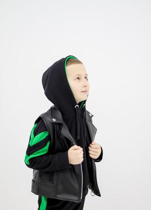 Трикотажний стильний спортивний костюм для хлопчика колір мега популярний мікс чорний та зелений10 фото