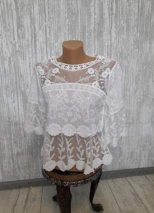 Біла мереживна блузка з вишивкою в стилі шеббі-шик1 фото