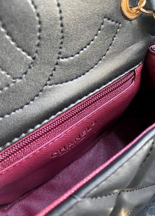 Брендовий шикарна чорна міні сумочка з червоною підкладкою жіноча розкішна міні сумка відомий бренд8 фото