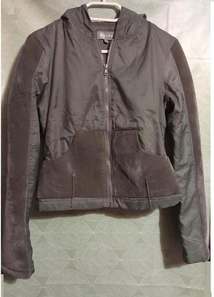 Легка курточка з капюшоном