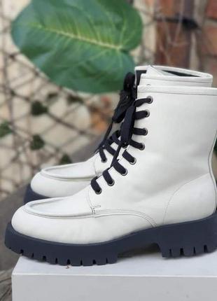 Белые кожаные ботинки берцы 40, 41 размер cafe noir 🇮🇹 белые ботинки на черной подошве2 фото