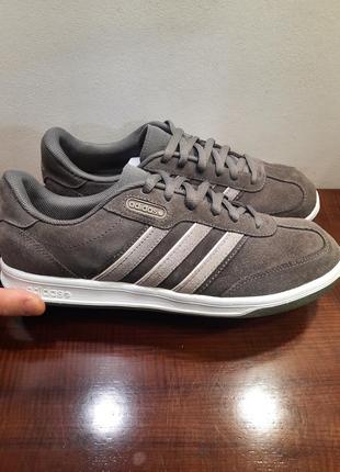 Кроссовки adidas