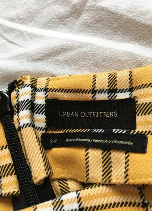 Трендова жовта міні трапеція в клітинку від urban outfitters7 фото