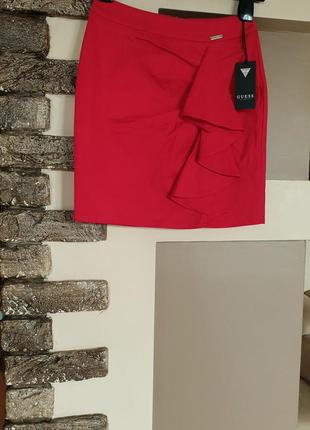 Шикарная юбка guess. размер xs. новая. оригинал! хлопок. мини юбка красная.