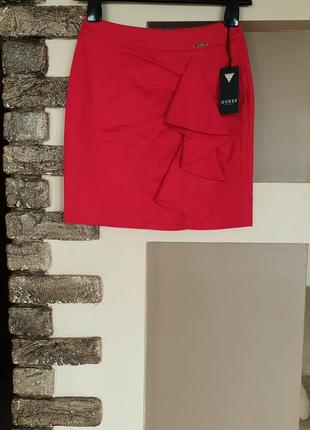 Шикарная юбка guess. размер xs. новая. оригинал! хлопок. мини юбка красная.2 фото