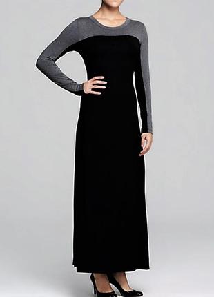 Длинное черное платье с серой вставкой прямого кроя м1 фото