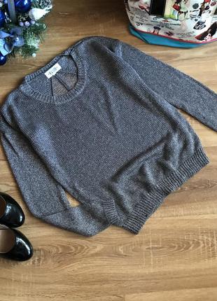 Светр в’язаний