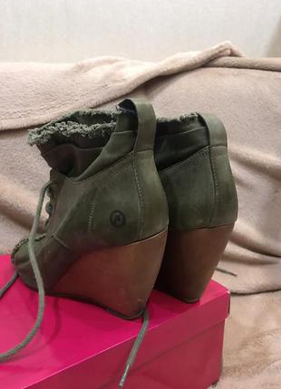 Весенние ботинки с открытым носком