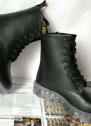 Легендарные! dr. martens jadon демисезонные кожаные ботинки  на платформе с шнуровкой черные мартенсы9 фото