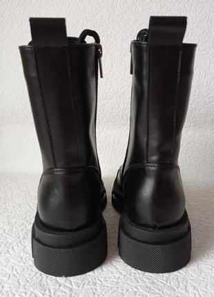 Женские зимние кожаные ботинки prada le черного цвета на высокой подошве4 фото