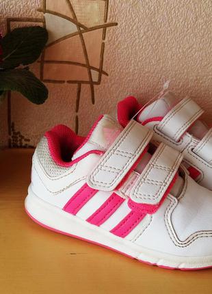 Adidas кросівки 21 розмір